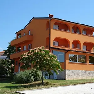 apartments-orange-medulin.in-istria.net/